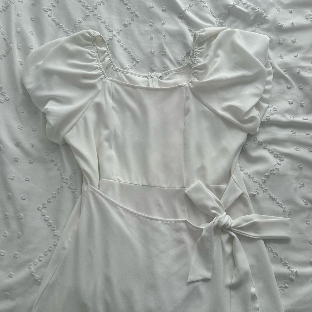 Elegant White Puff Sleeve Dress